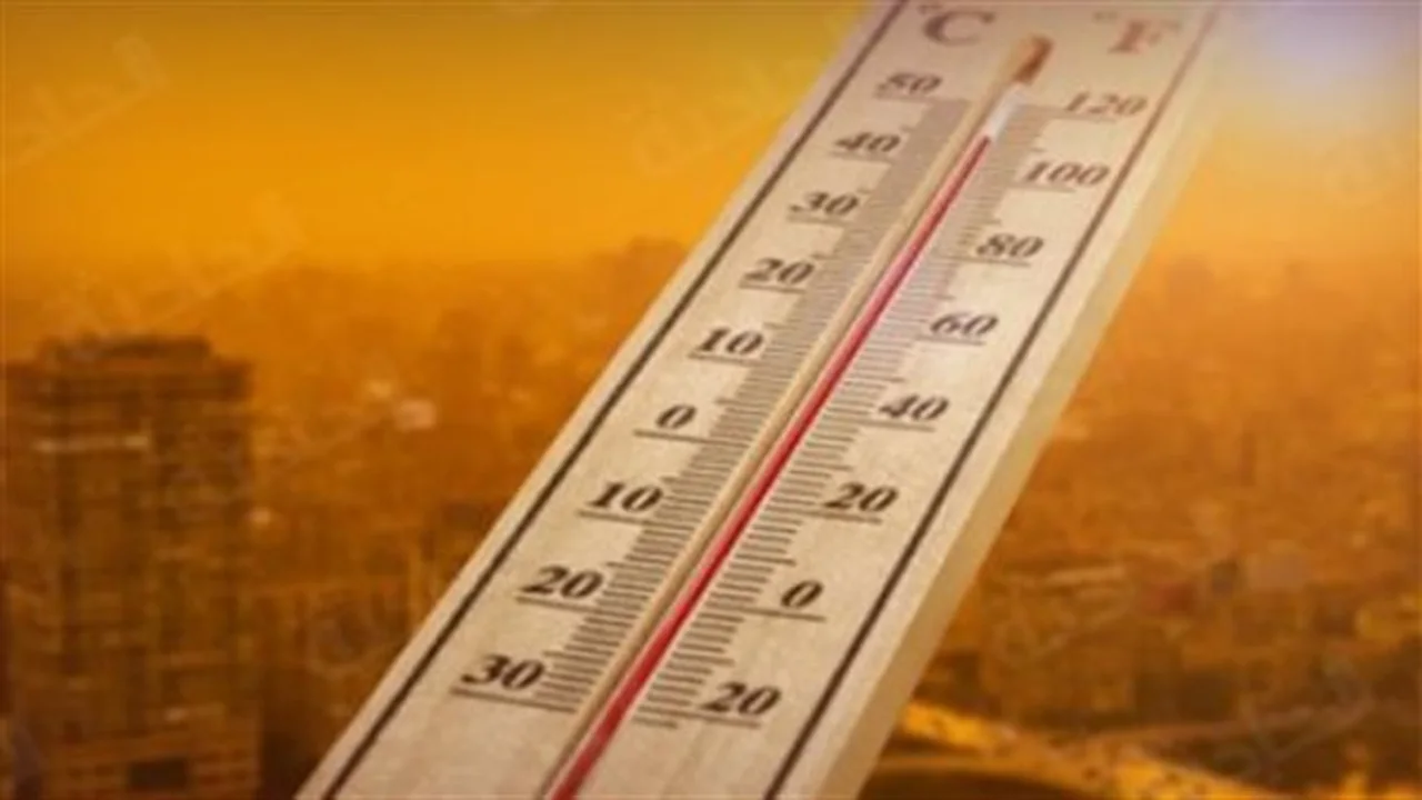 الأقمار الصناعية ترصد تحرك السحب الممطرة ونشاط الرياح نحو السواحل الشمالية